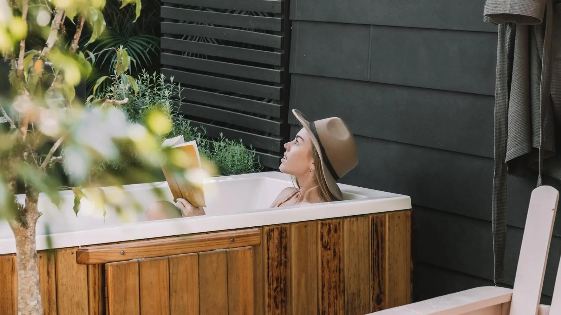 Stylish Cottage With Outdoor Bath Near Montville Palmwoods Ferienhaus